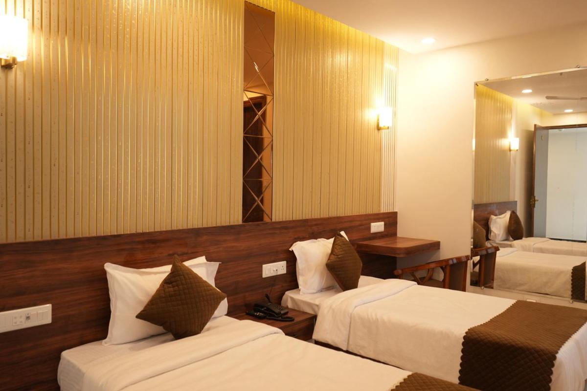 Hotel Golden Palace Lucknow Exterior photo